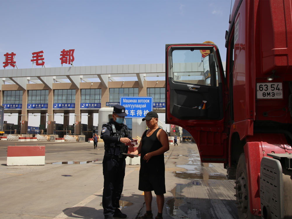 今年以来甘其毛都口岸过货量突破2000万吨