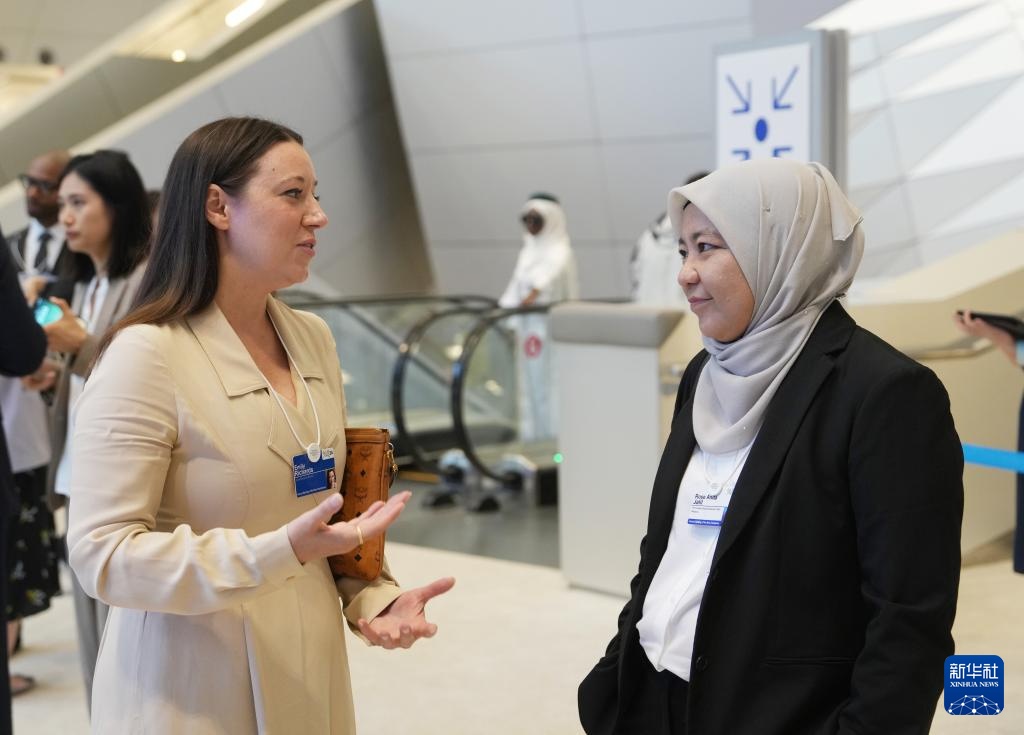 夏季达沃斯论坛丨嘉宾交流沟通畅谈未来 夏季达沃斯论坛丨嘉宾交流沟通畅谈未来