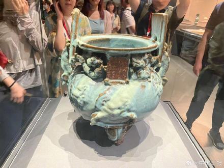 远古化石、匈奴王冠饰、最大钧瓷，来内蒙古博物院看什么？