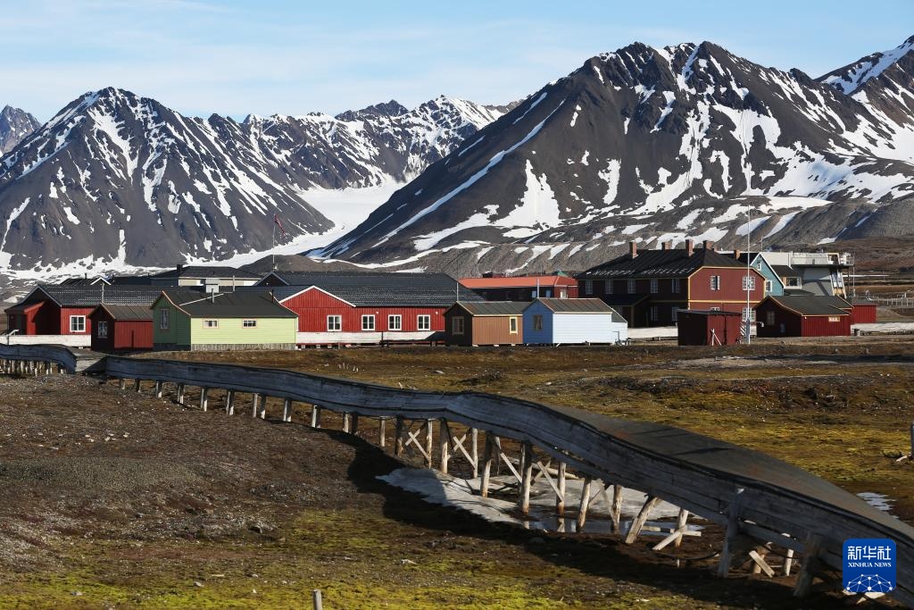 极昼下的地球最北小镇 极昼下的地球最北小镇