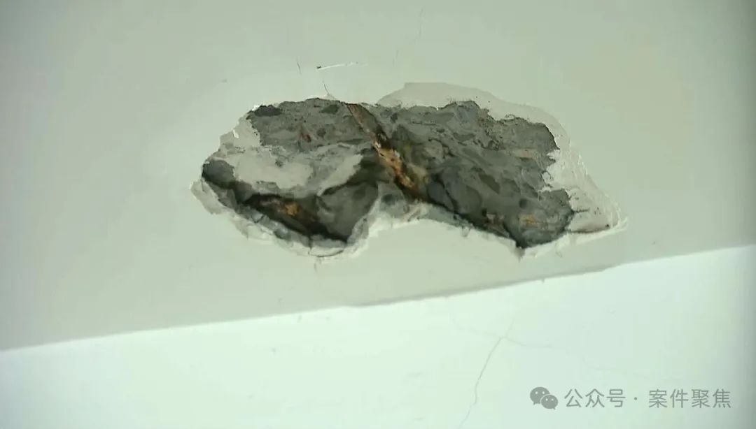 沪一15年房龄小区开裂不断,人在家中坐,墙体从天掉… 沪一15年房龄小区开裂不断,人在家中坐,墙体从天掉…