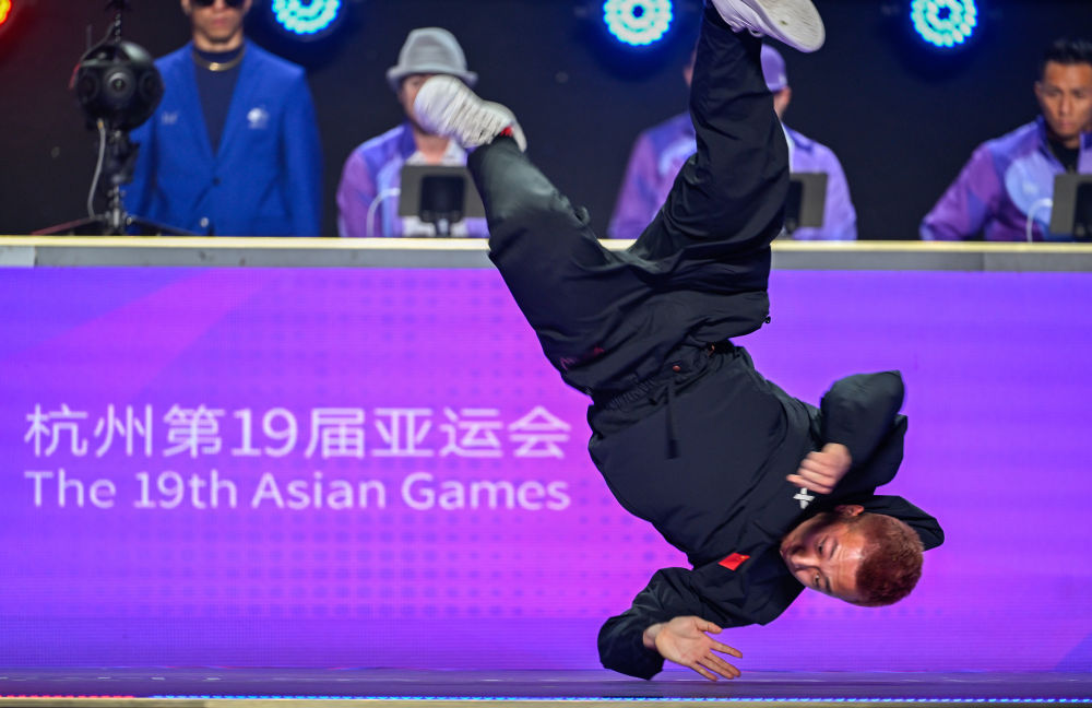 巴黎奥运会 | 霹雳舞者商小宇：奥运梦碎 热爱不灭