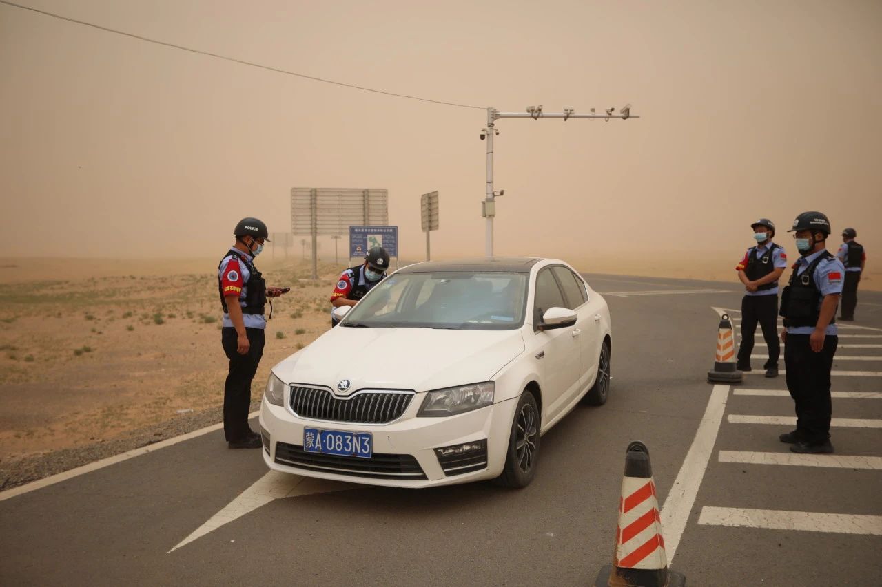 移民管理警察见证，嫦娥六号平安回家！