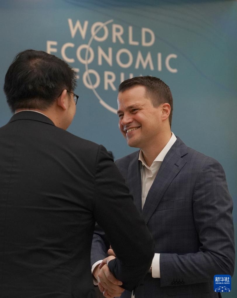 夏季达沃斯论坛丨嘉宾交流沟通畅谈未来 夏季达沃斯论坛丨嘉宾交流沟通畅谈未来