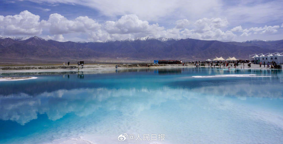 惊艳!青海翡翠湖晶莹剔透美如宝石 惊艳!青海翡翠湖晶莹剔透美如宝石