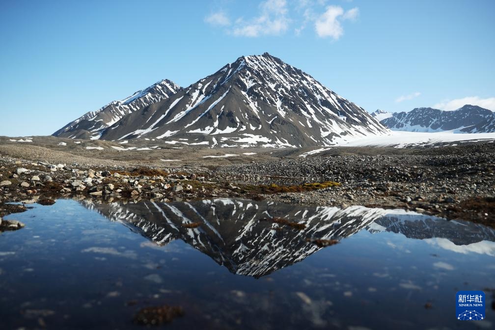 跟随科考队员走近极地冰川