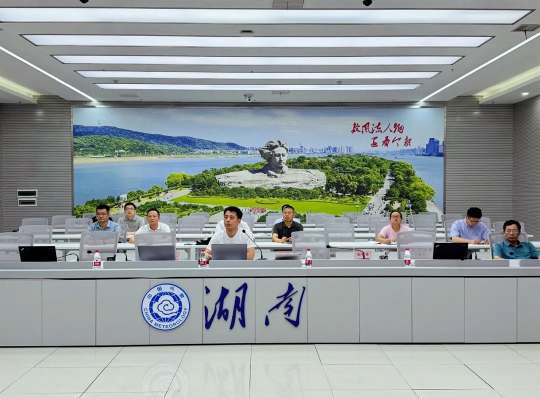 “战长沙”！湖南长沙暴雨，这组照片记录气象人的24小时