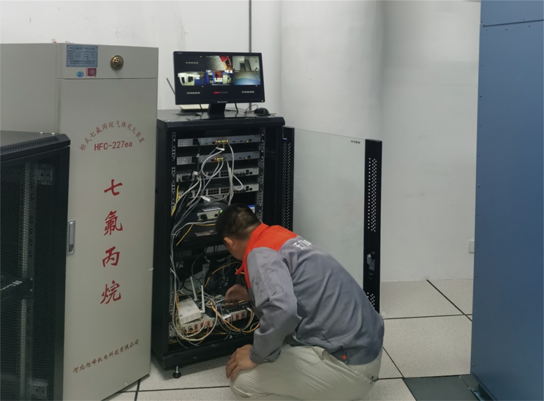 “战长沙”！湖南长沙暴雨，这组照片记录气象人的24小时