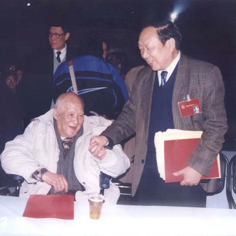 “老太太来，老太太来！” 顶尖科学家的平凡爱情