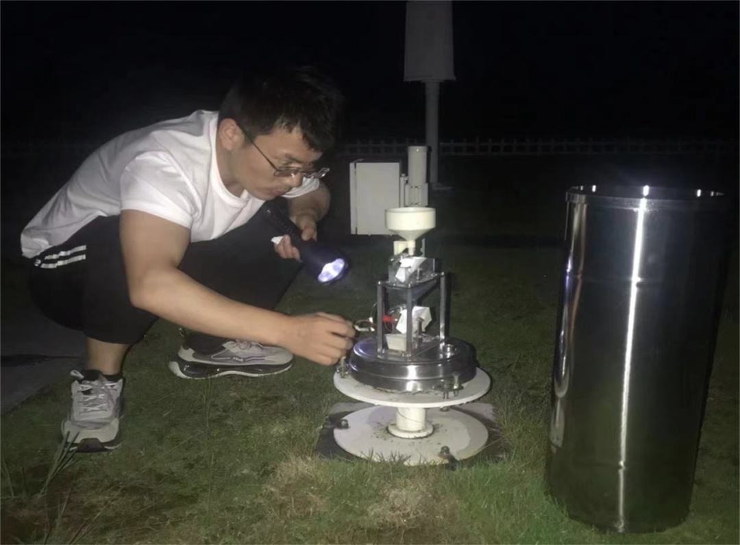 “战长沙”！湖南长沙暴雨，这组照片记录气象人的24小时