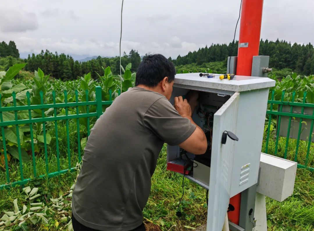 “战长沙”！湖南长沙暴雨，这组照片记录气象人的24小时