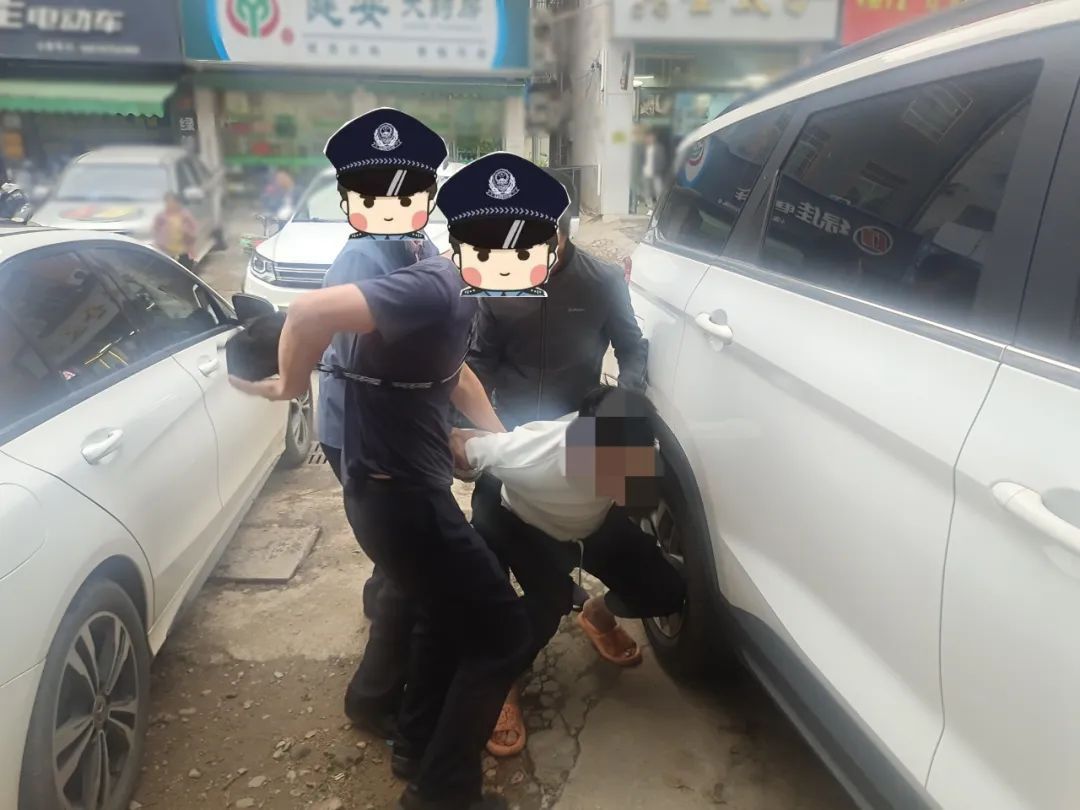 这对情侣，双双被抓！