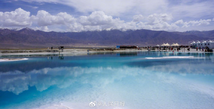 惊艳!青海翡翠湖晶莹剔透美如宝石 惊艳!青海翡翠湖晶莹剔透美如宝石