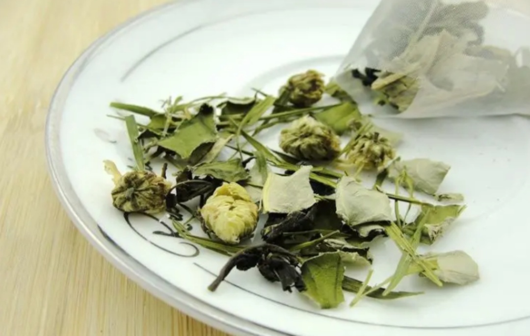 夏日就该喝三叶茶,清热解暑、生津止渴,看完赶紧收藏! 夏日就该喝三叶茶,清热解暑、生津止渴,看完赶紧收藏!