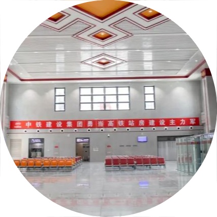 好多人!这座高铁站还没投用,就被围观了…… 好多人!这座高铁站还没投用,就被围观了……