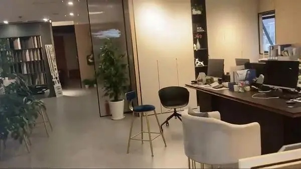 沪上知名品牌关门失联，有人交了5万元定金，合同都没来得及签……