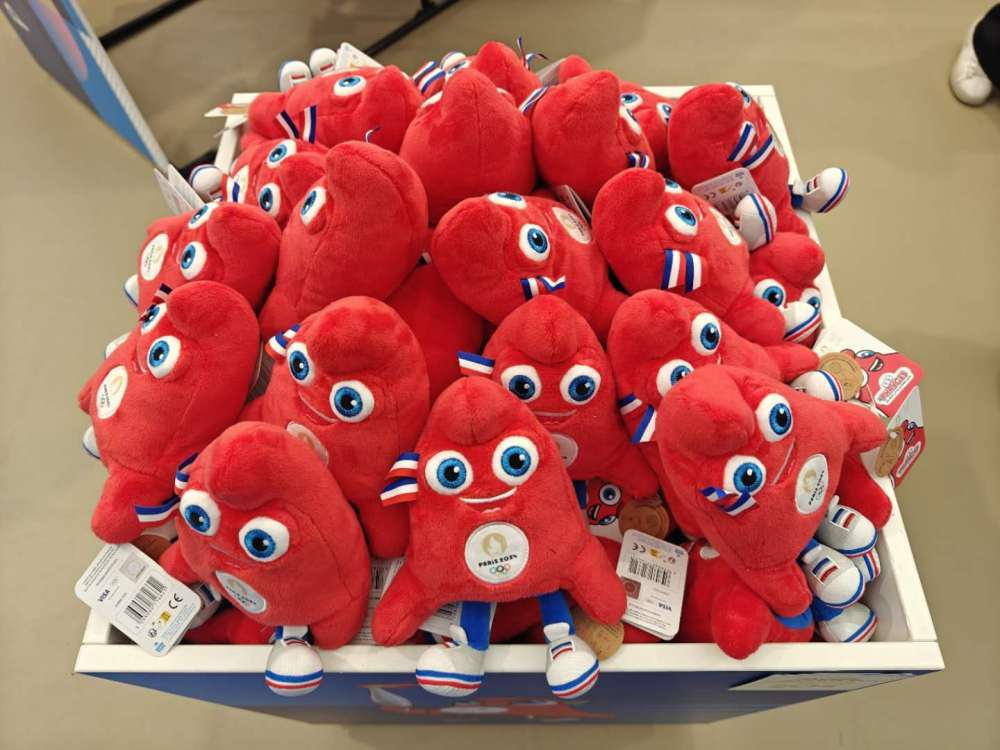 追光 | 逛最大的奥运纪念品店，买最多的“中国制造”