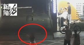 上海街头三车相撞，现场却只有两个司机？！“消失的她”去哪儿了？