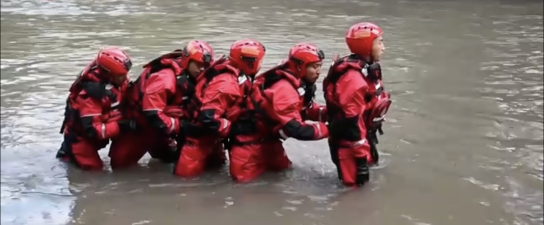 暴雨红色预警！地铁、车里进水，这么做保命！！