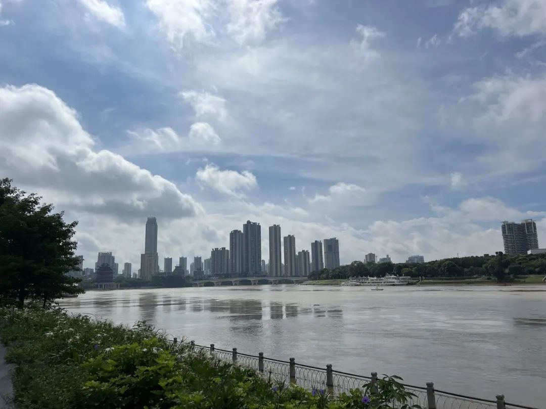 广西新一轮暴雨天气将至!提前做好防御准备 广西新一轮暴雨天气将至!提前做好防御准备