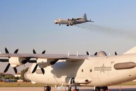 海军航空兵多机型飞行训练大片