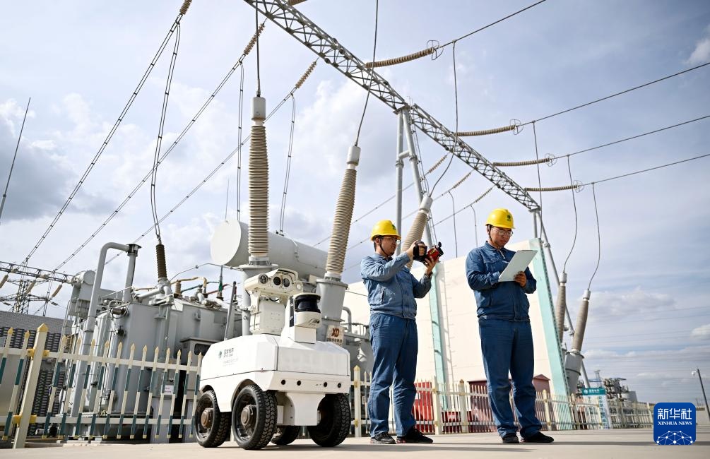 智能巡检 护航电网迎峰度夏