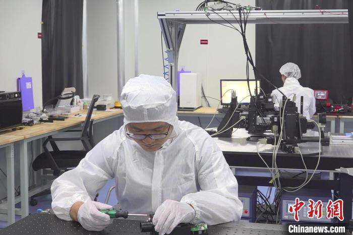 中国科研团队研制高精度偏振相机 “穿云透雾”视无止境