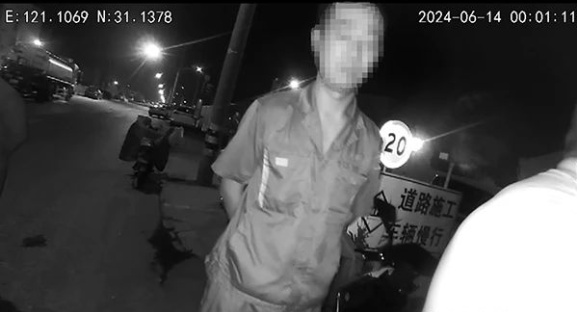 上海一男子报警:KTV内有违法服务!没想到,反被警方拘留 上海一男子报警:KTV内有违法服务!没想到,反被警方拘留