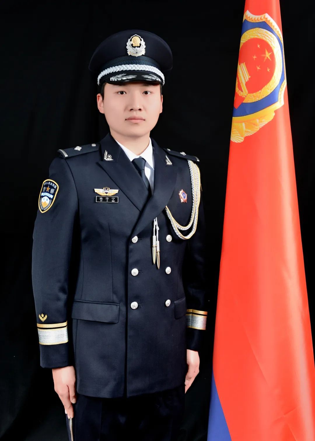跳河救人后，他对妻子撒了个谎……