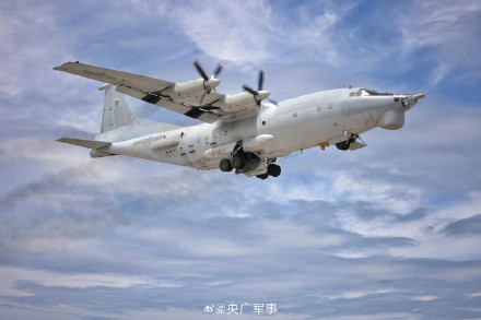 海军航空兵多机型飞行训练大片