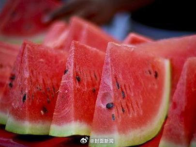 这瓜保甜！验瓜师3秒就能对西瓜定级