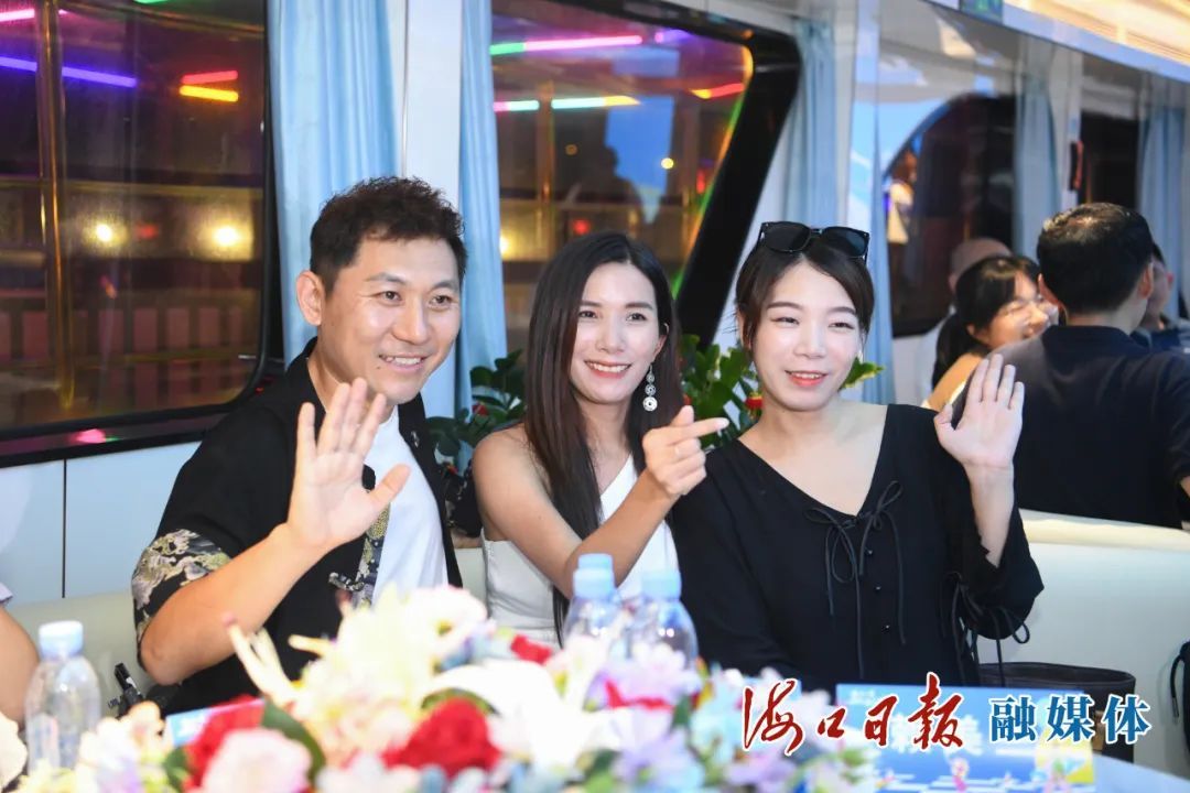 今起正式运营！夜游海口湾上新→