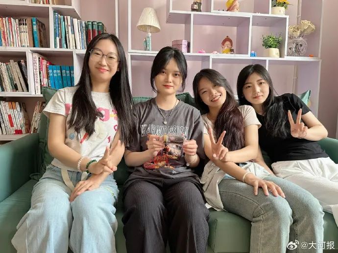 大开眼界！毕业都开始送这个了？