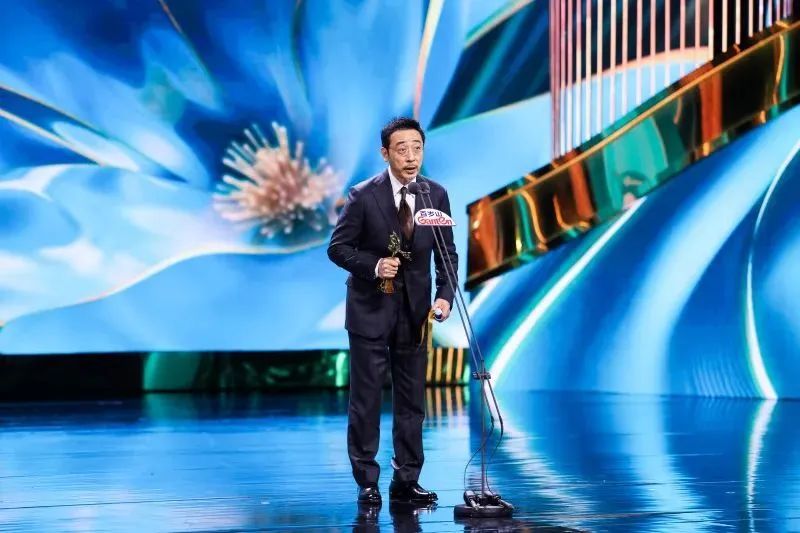 胡歌、周迅分获白玉兰奖最佳男、女主角 胡歌、周迅分获白玉兰奖最佳男、女主角