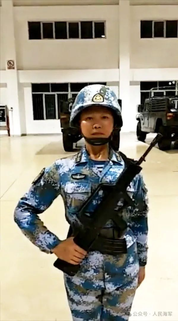 两次阅兵、三次转岗,这个女兵不简单! 两次阅兵、三次转岗,这个女兵不简单!