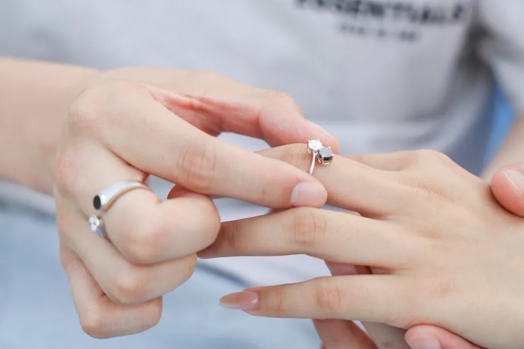 大开眼界！毕业都开始送这个了？