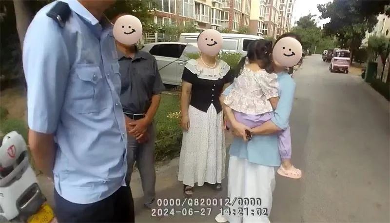 漯河交警化身“奶爸”，女童带着“蜀黍”认家门！