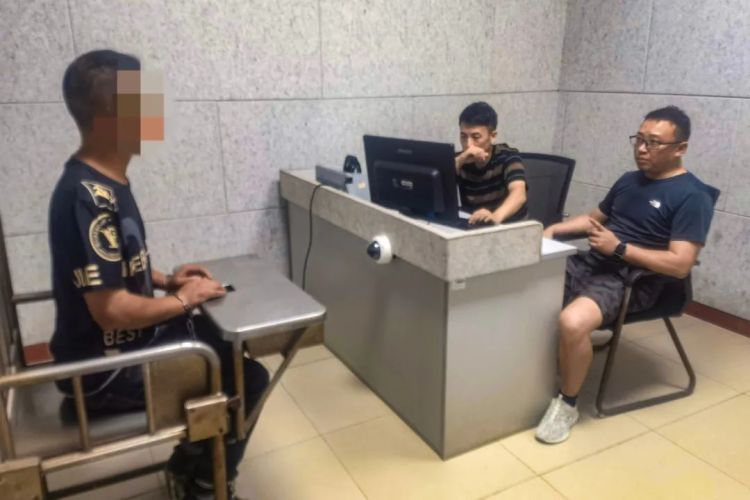 “九旬老人遭儿女遗弃,流浪乞讨多年成‘皮包骨’”?警方回应 “九旬老人遭儿女遗弃,流浪乞讨多年成‘皮包骨’”?警方回应