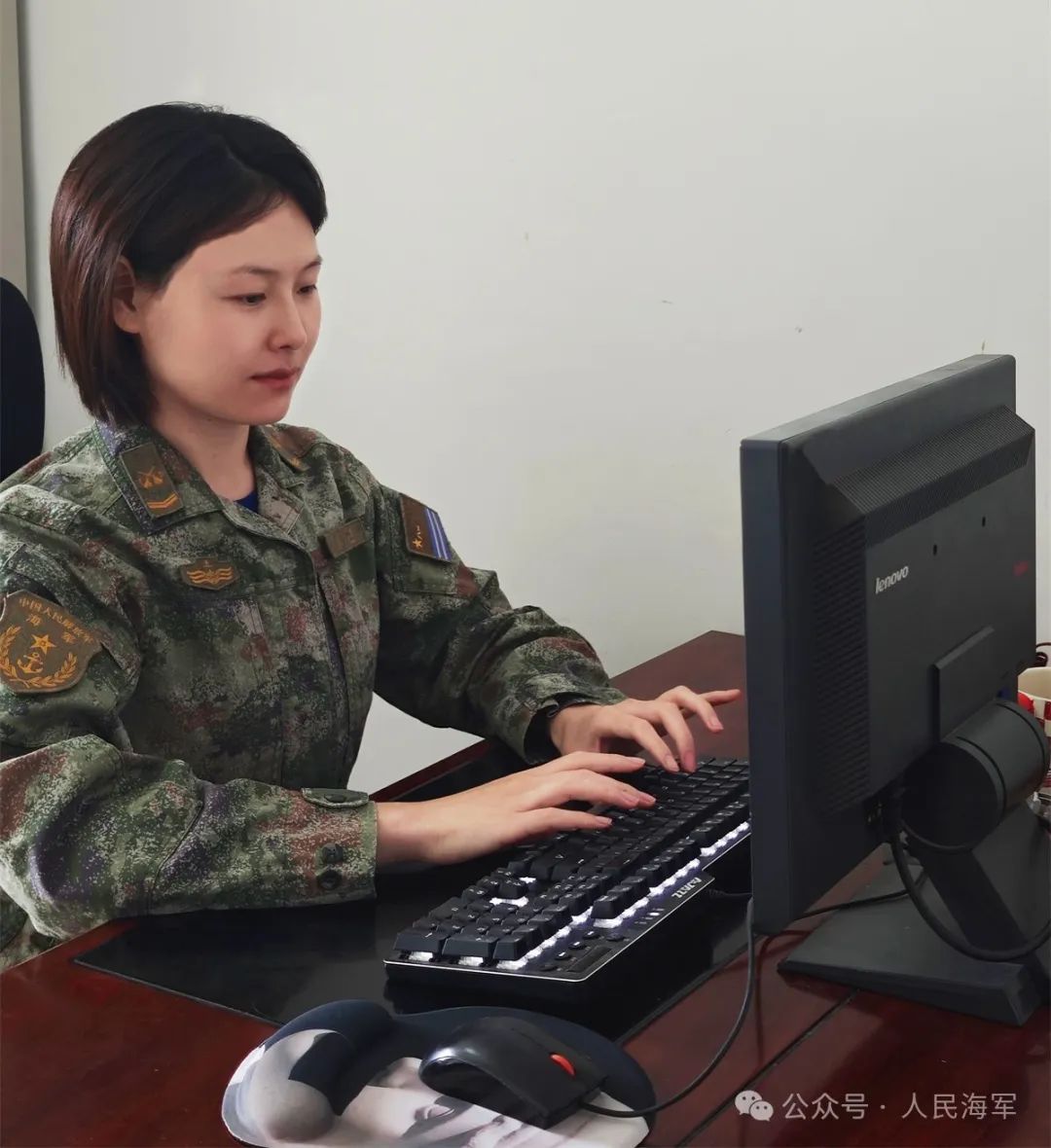 两次阅兵、三次转岗,这个女兵不简单! 两次阅兵、三次转岗,这个女兵不简单!