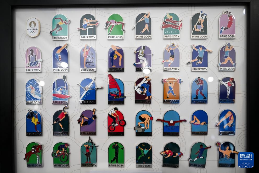 探访巴黎奥运会官方特许商品旗舰店 探访巴黎奥运会官方特许商品旗舰店