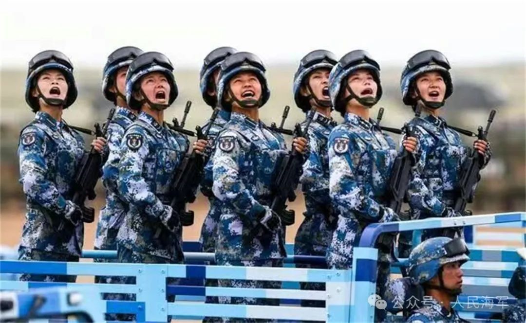 两次阅兵、三次转岗,这个女兵不简单! 两次阅兵、三次转岗,这个女兵不简单!