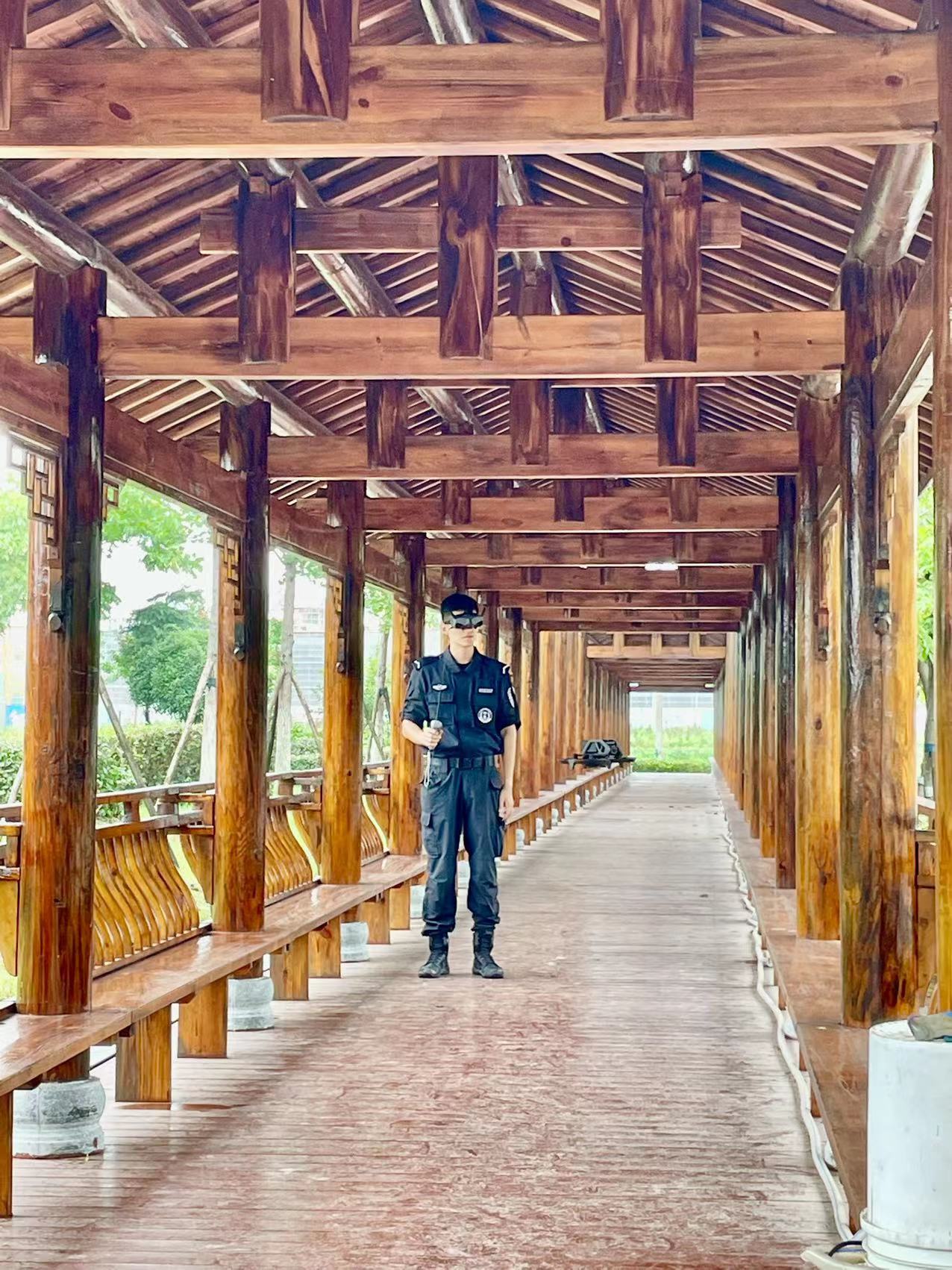 上海首架固定翼警用无人机启用，这一地区打造的智慧空中巡警显成效