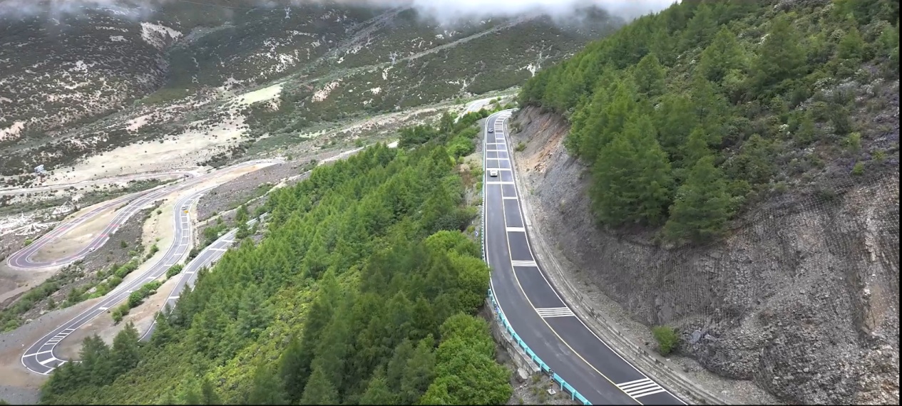 打通“云端天路” G227国道通车 湖北建造助力“蜀道不再难”