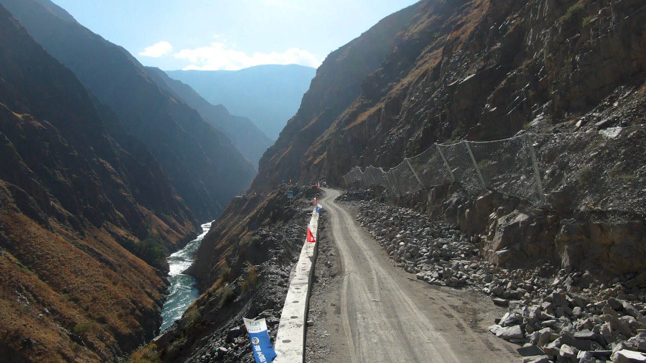 打通“云端天路” G227国道通车 湖北建造助力“蜀道不再难”