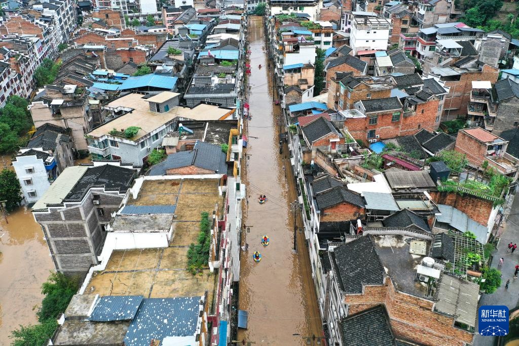 聚焦防汛抗旱丨直击抗洪一线：镇远一夜