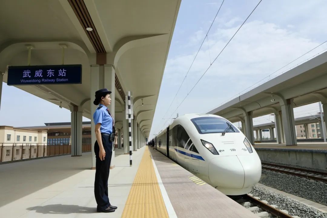 开通!网友赞叹:家乡通高铁啦 开通!网友赞叹:家乡通高铁啦