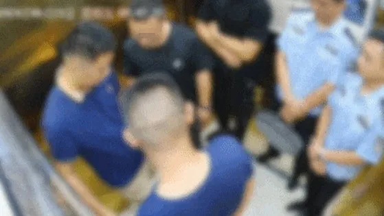 惊出冷汗！缉毒警卧底侦查连续偶遇同事…