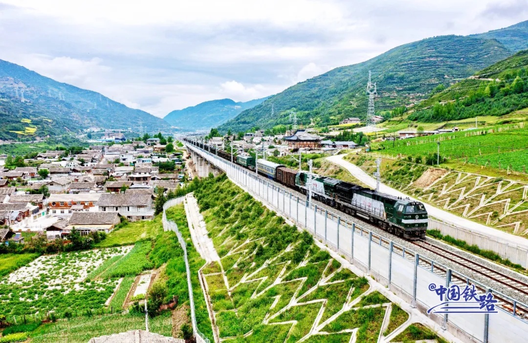 坐着高铁游黄龙九寨，时间又近了！