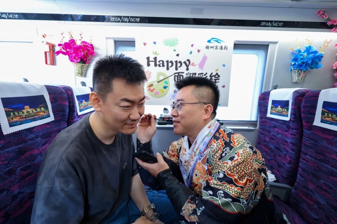 开通!网友赞叹:家乡通高铁啦 开通!网友赞叹:家乡通高铁啦