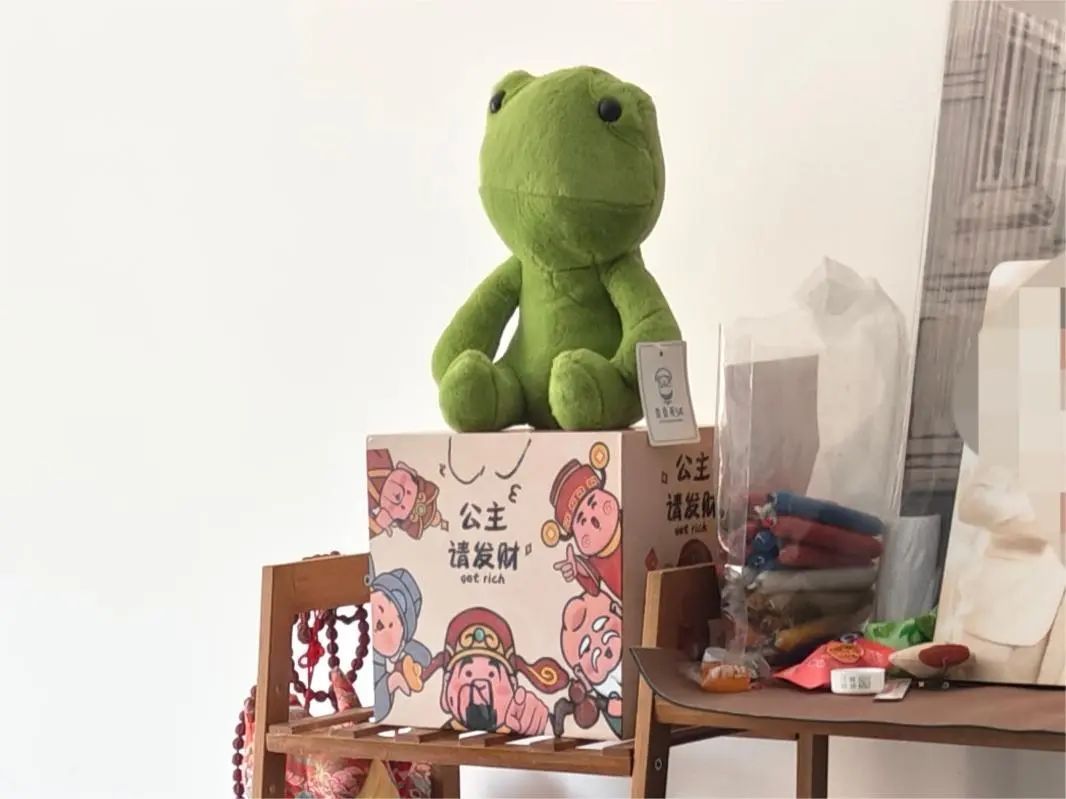 女子用牙线14次抠走闺蜜存钱罐的钱,网友:防诈防骗防牙线 女子用牙线14次抠走闺蜜存钱罐的钱,网友:防诈防骗防牙线